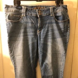 ARIZONA ROLLED CROP JEAN